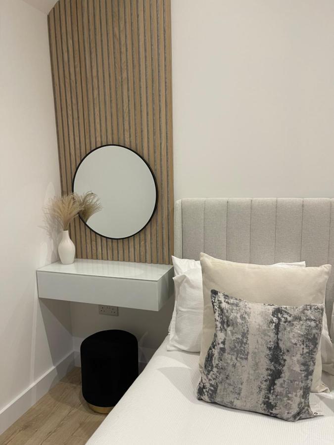 The Lodge Hideaway In Cowes Gurnard 外观 照片