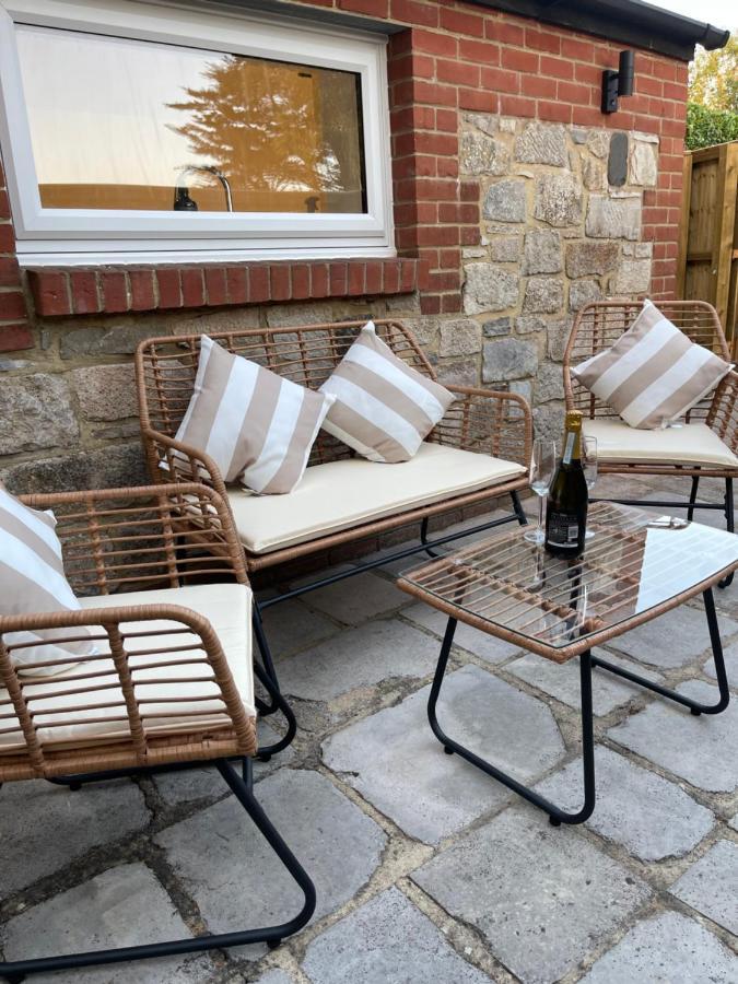 The Lodge Hideaway In Cowes Gurnard 外观 照片